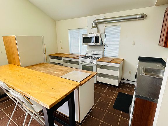5th image of 2040 North Ave Unit 3