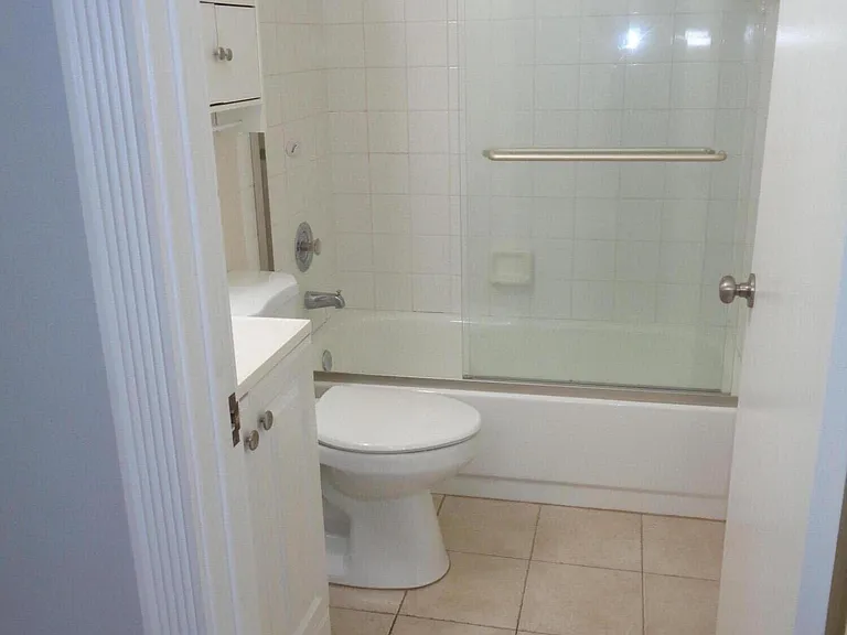 1917 NE 3rd St #103 — Photo 19