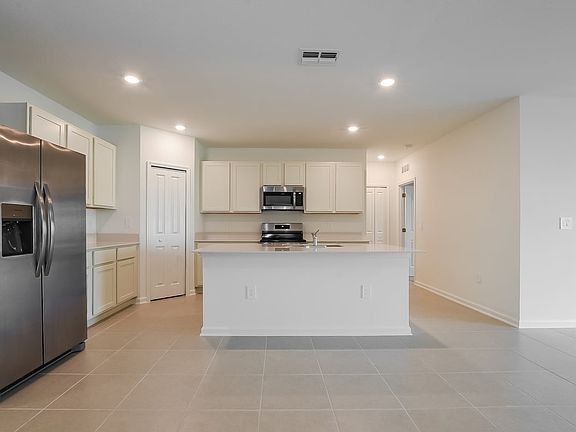 5th image of 3824 Amers Loop
