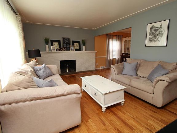 3rd image of 1935 Chamberlain Ave SE