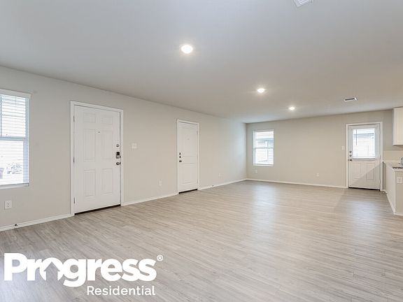 5th image of 5723 N Leona St