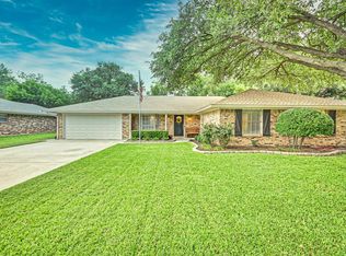 2613 Smith Barry Rd, Pantego, TX 76013