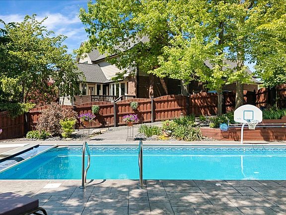 4th image of 8840 Bay Breeze Ln