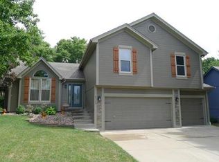4712 NW 90th St, Kansas City, MO 64154