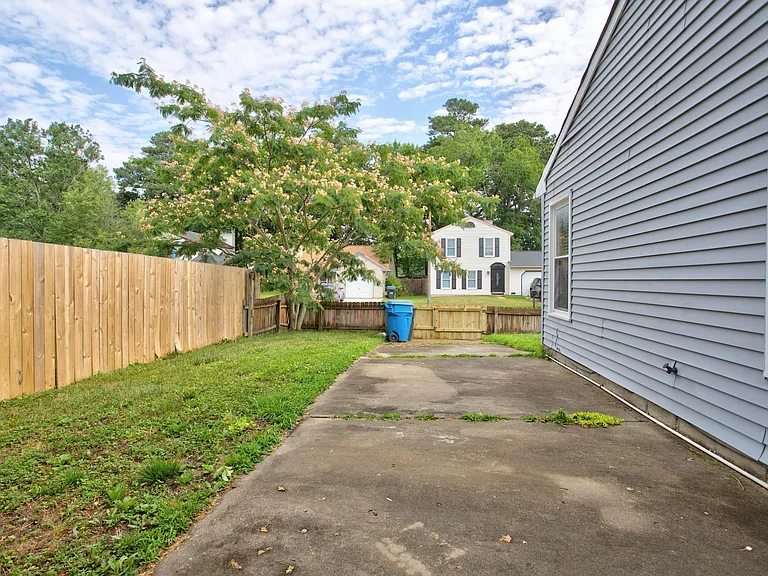 1901 Stillwood Ln — Photo 25