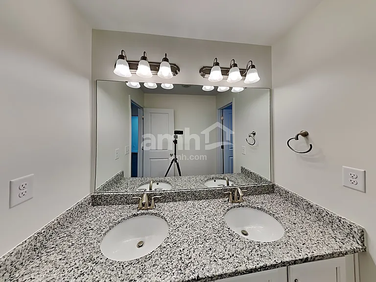 2134 Laurel Village Cir — Photo 19