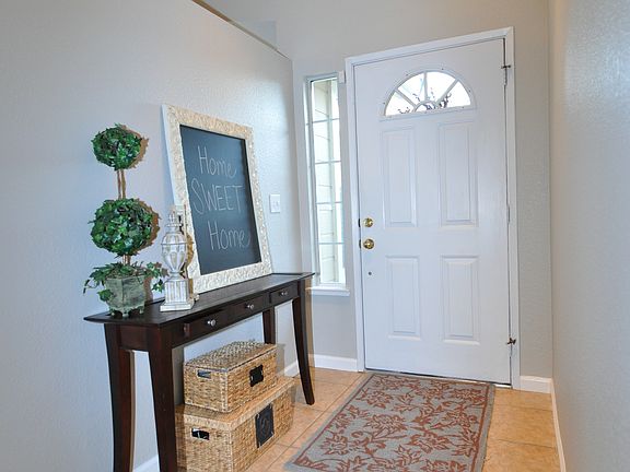 4th image of 323 Burgenland Ave