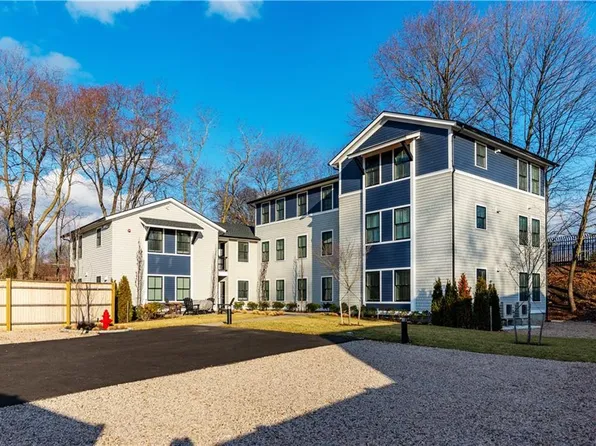 32 Exchange St #203, East Greenwich, RI 02818