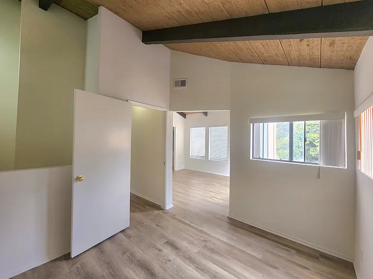 10444 Canoga Ave #33 — Photo 11