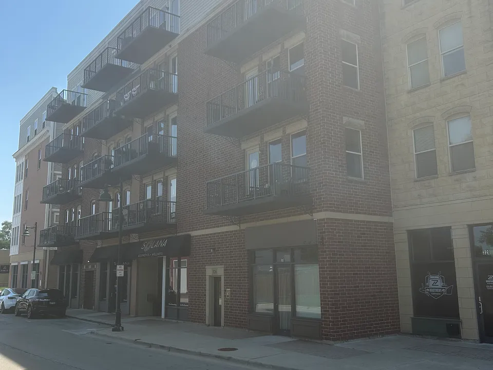 332 River St #4405