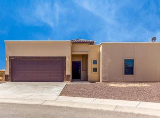205 Sun View Ln, Horizon City, TX 79928