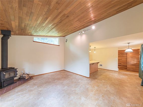 5th image of 6629 S Bayview Dr NW