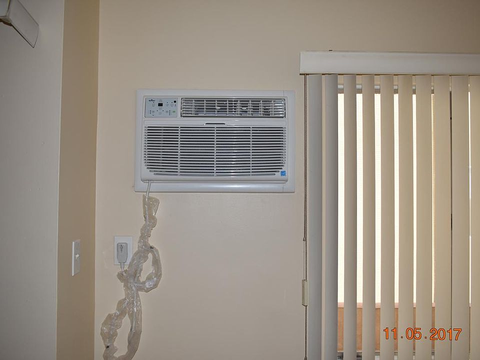 Brand new wall AC