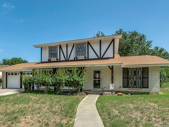 3rd image of 4327 TREEHOUSE DR