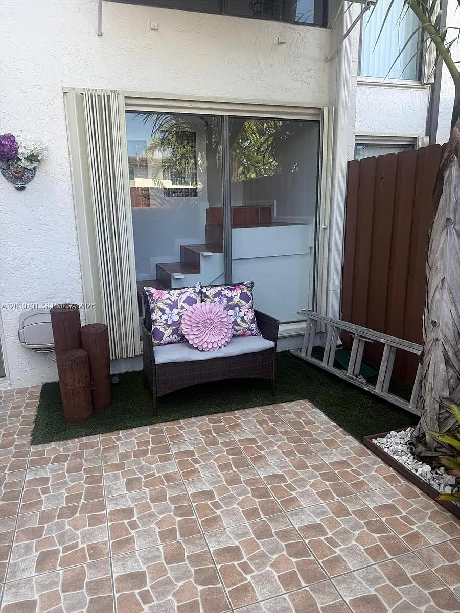 Building Photo - 6524 SW 114th Ave #6524
