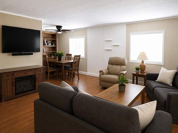 5th image of 4065 E University Dr #449