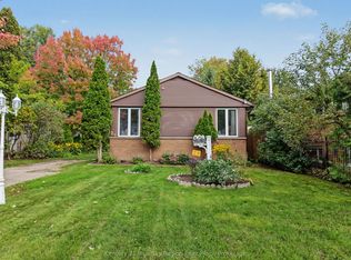 23 Martin St, North Bay, ON P1A1K8