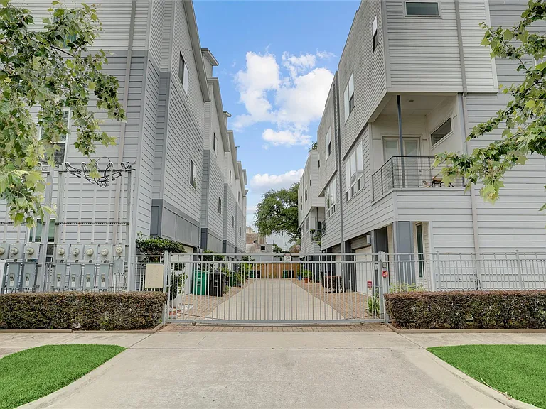 2403 Jackson St #C — Photo 1