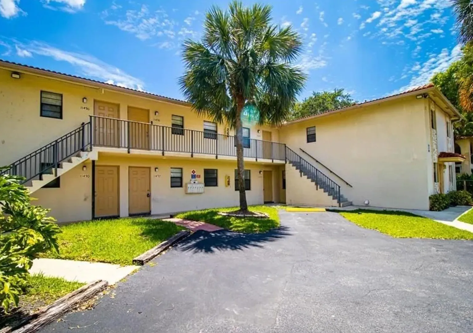11430 NW 45th St - 11432 NW 45th Street — Photo 4