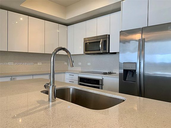 5th image of 999 SW 1st Ave APT 3206