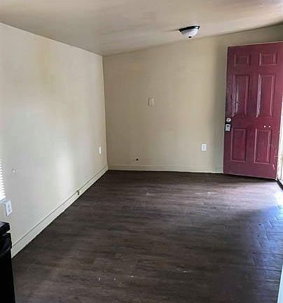 3rd image of 1000 Chihuahua St #B