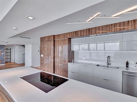 5th image of 400 S Pointe Dr APT 2403