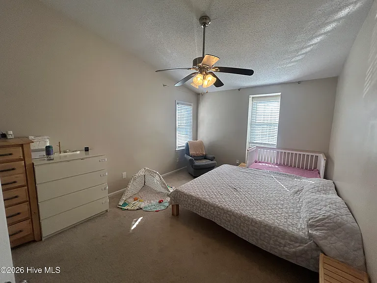109 Jennie Dr — Photo 6