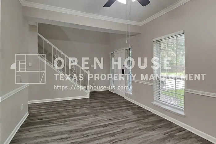 4 bed, 2.5 bath, 2502 sqft, $2,400 — Photo 3
