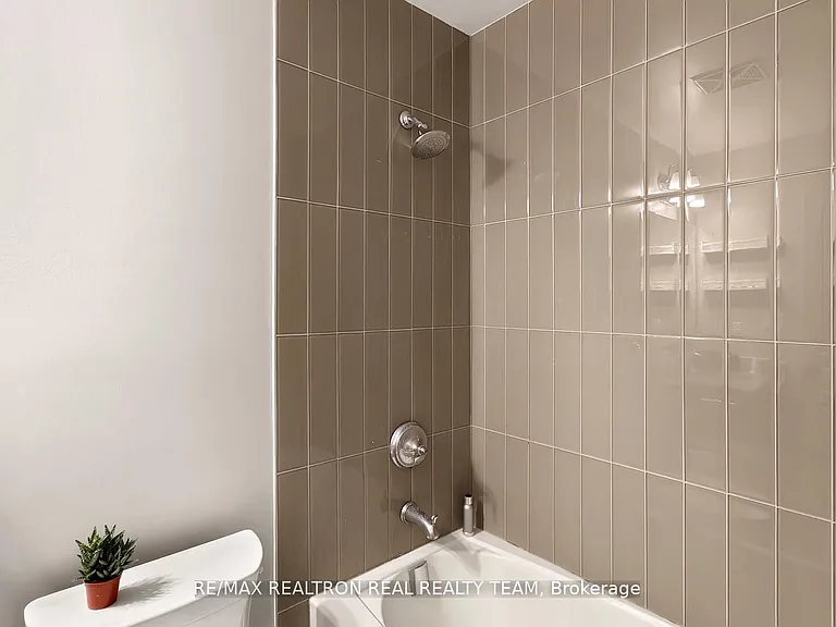 3170 Erin Mills Pkwy #332 — Photo 28