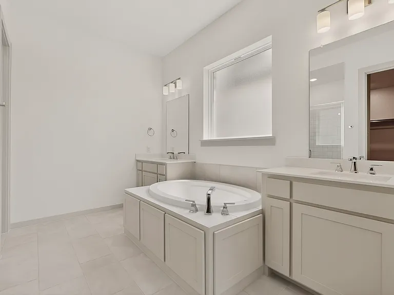 4013 Chastetree Ln — Photo 28