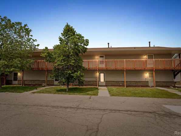 31663 Nardelli Ln, Roseville, MI 48066