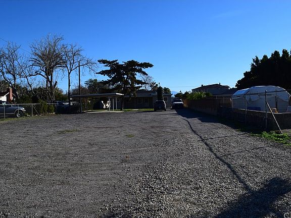 3rd image of 9591 Fontana Ave