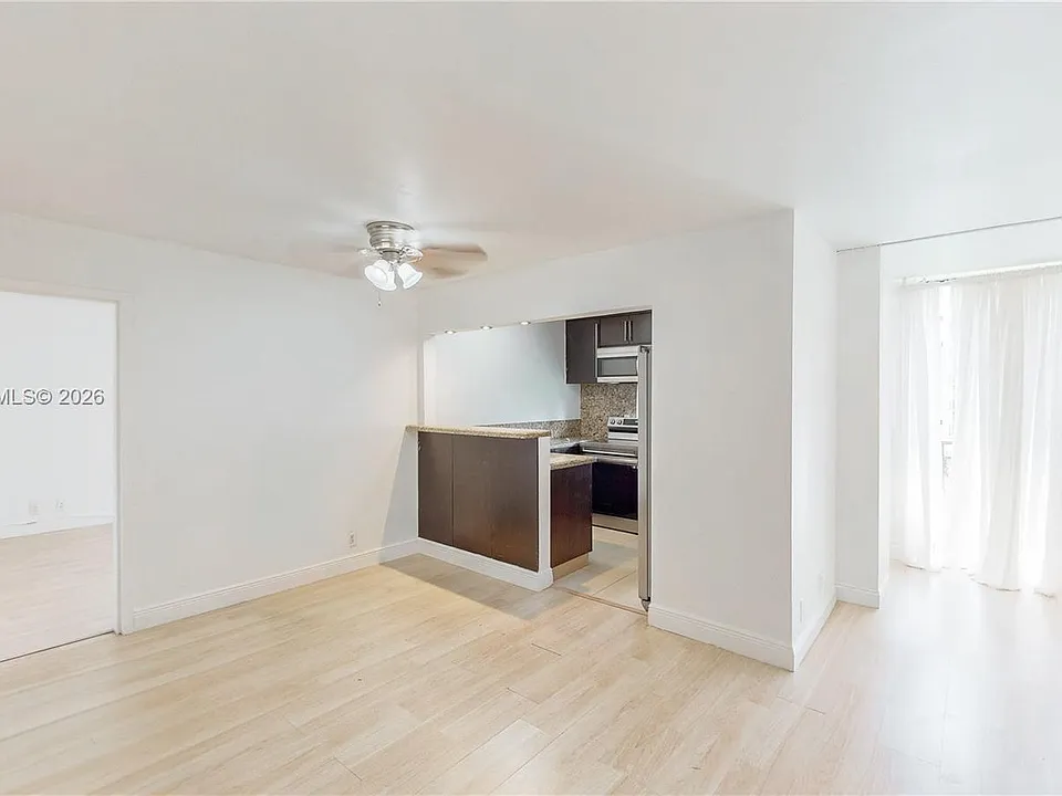 17011 N Bay Rd #516