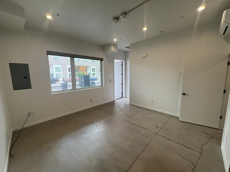 3700 N Marion St #102 — Photo 5