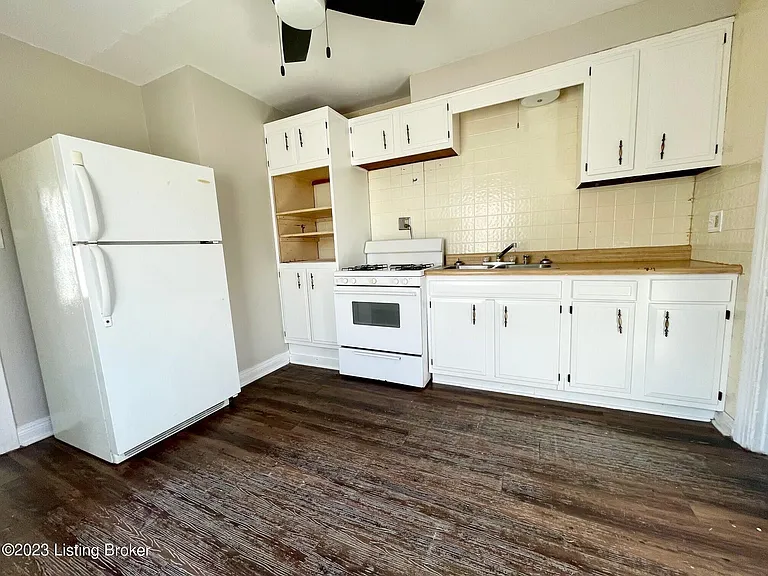1401 Thornberry Ave — Photo 6