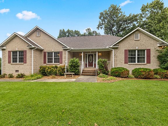 2nd image of 3 Ironwood Cir