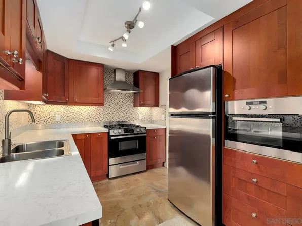 2352 Altisma Way Unit 9, Carlsbad, CA 92009