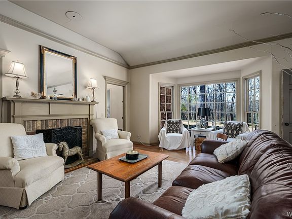 3rd image of 1016 Indian Hills Dr