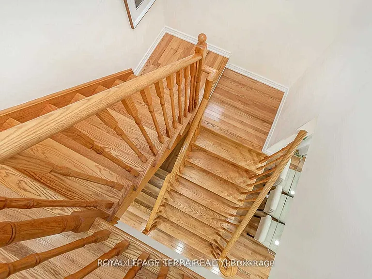 9 Chesterwood Cres — Photo 15