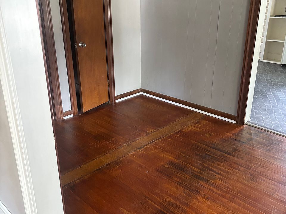1st image of 220 Rocklawn Ave