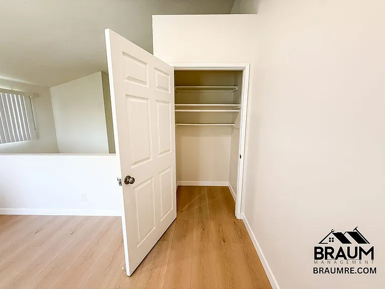 4404 Stern Ave — Photo 16