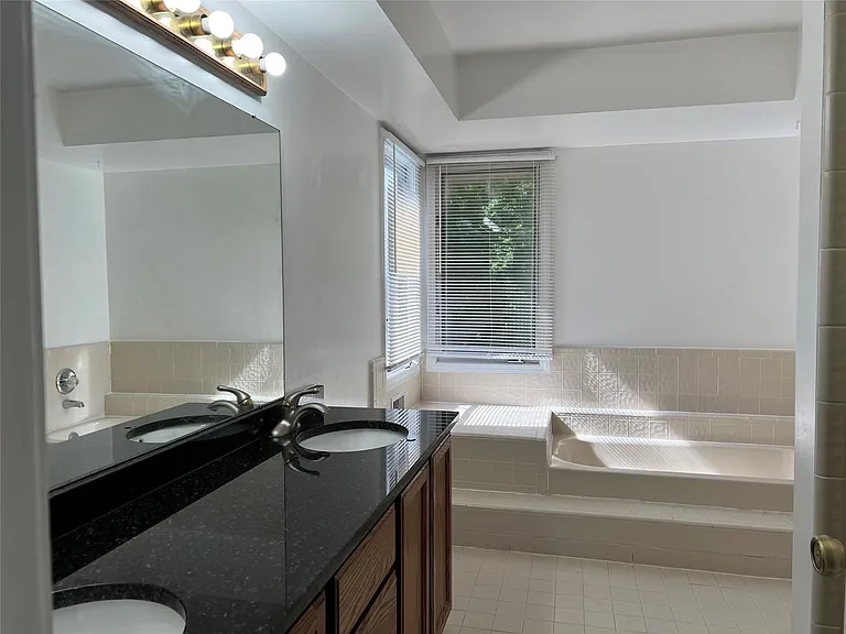 6330 Odessa Dr — Photo 19