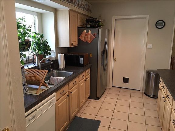 4th image of 1445 Colmar Dr