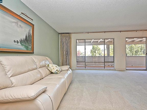 4th image of 1361 Singingwood Ct APT 7