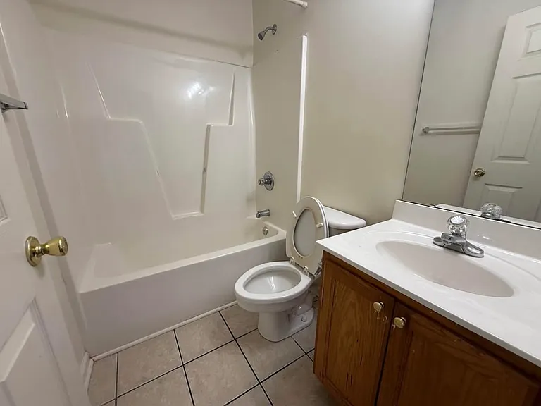 209 28th Ave S #1 — Photo 4