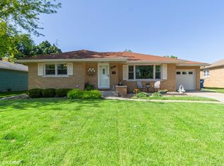 991 Hawthorne Ln, Kankakee, IL 60901