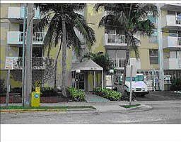 2nd image of 2000 NE 135th St APT 608
