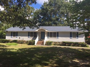 1144 Hobbs Dr, Summerton, SC 29148