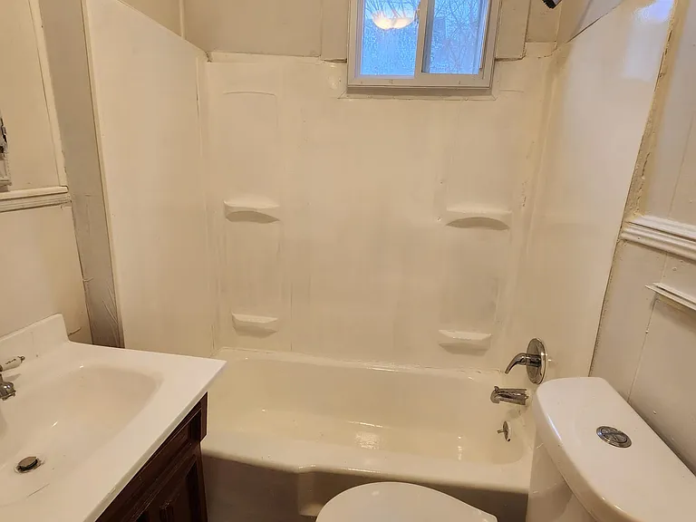 554 Woodlawn Ave #1 — Photo 8