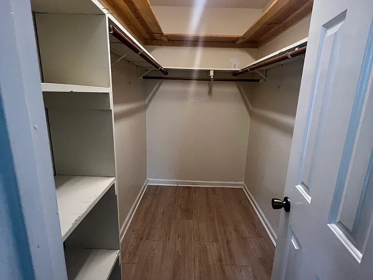 692 Pilgrim Ford Ct — Photo 15